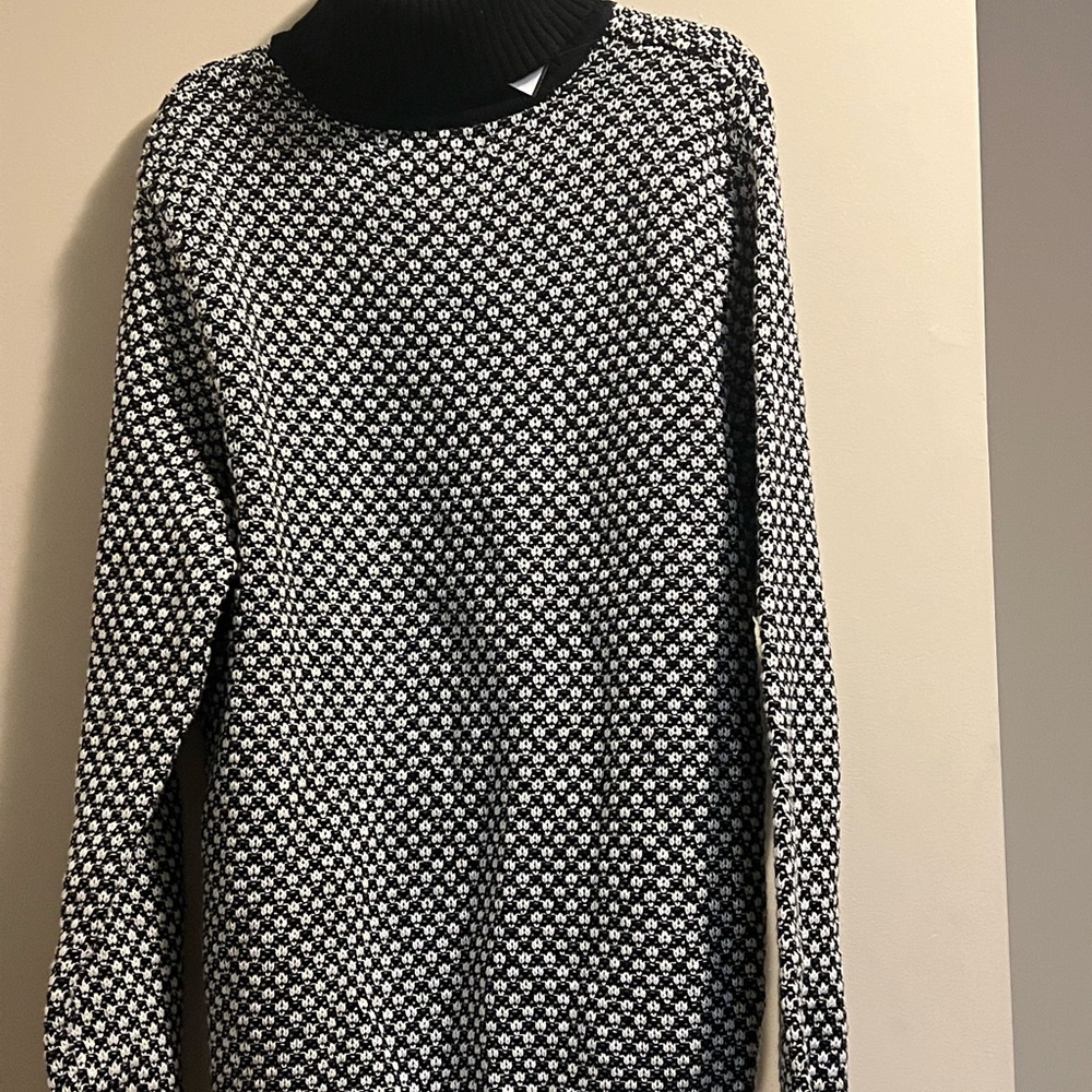 Karen Scott Men's Black and White Crewneck Sweater